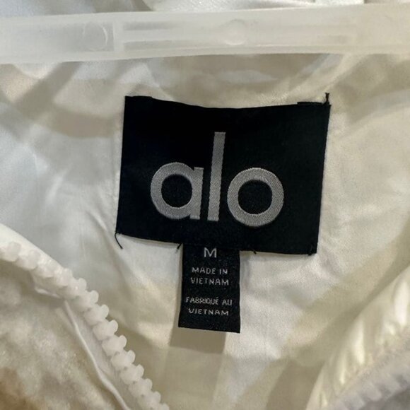 Alo Yoga Sherpa Edge Bomber Color White - Picture 5 of 11